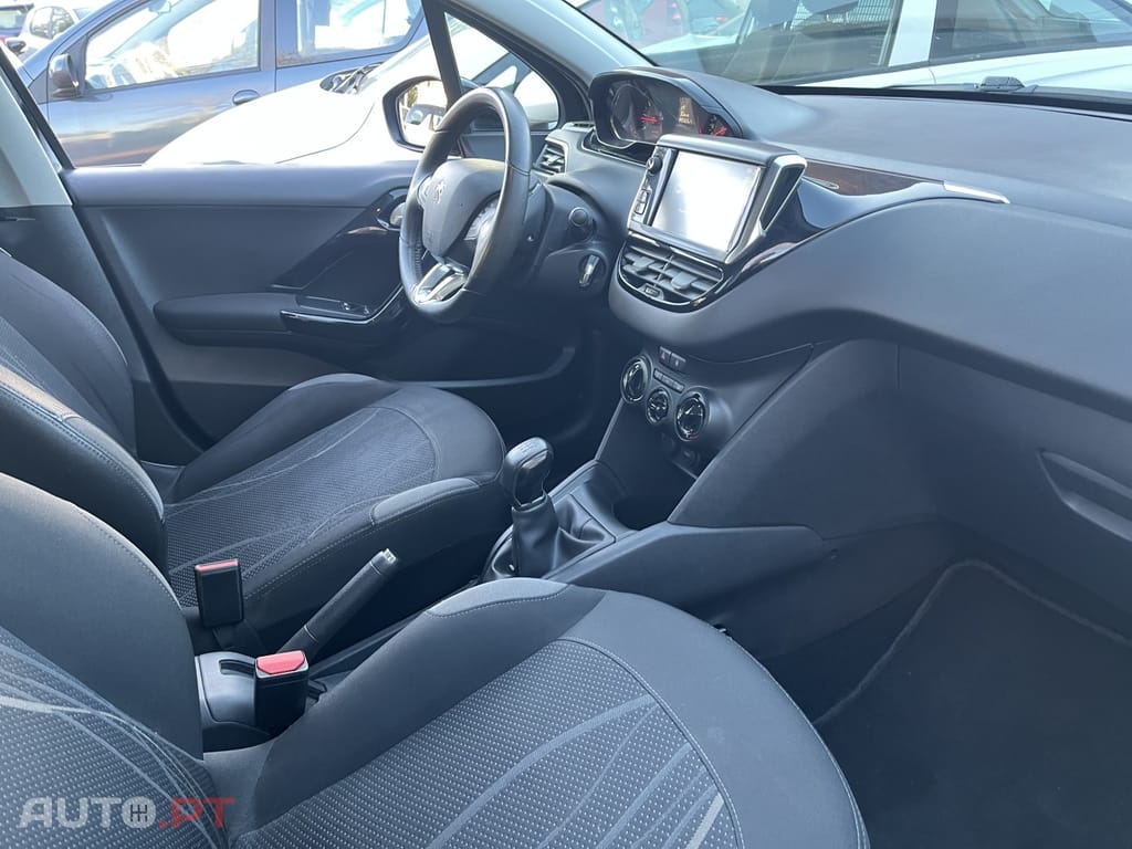 Peugeot 208 1.2 VTi Active
