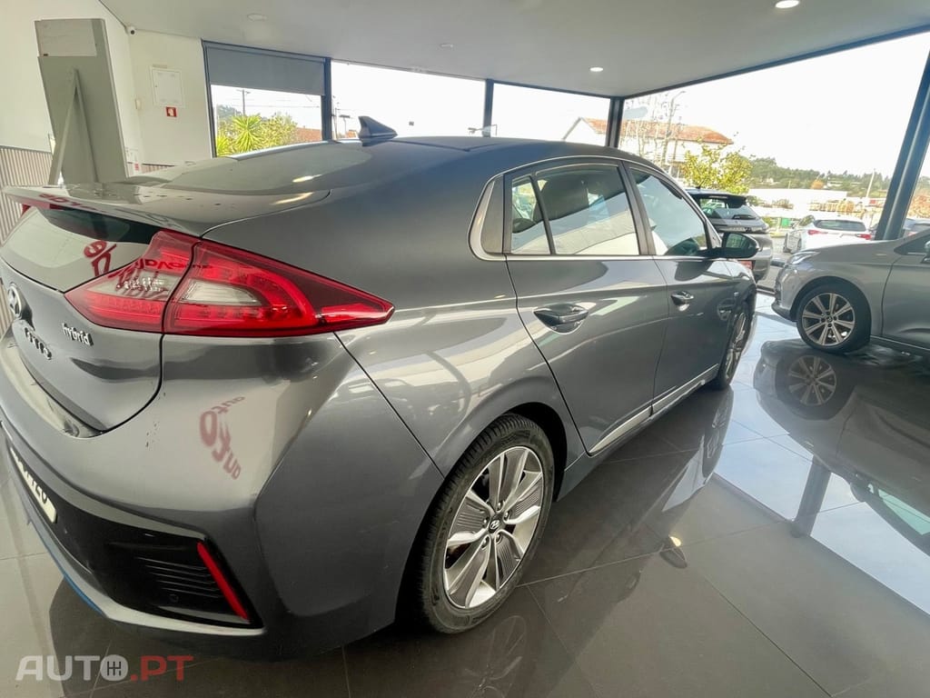 Hyundai Ioniq 1.6 GDI HEV Hybrid Tech