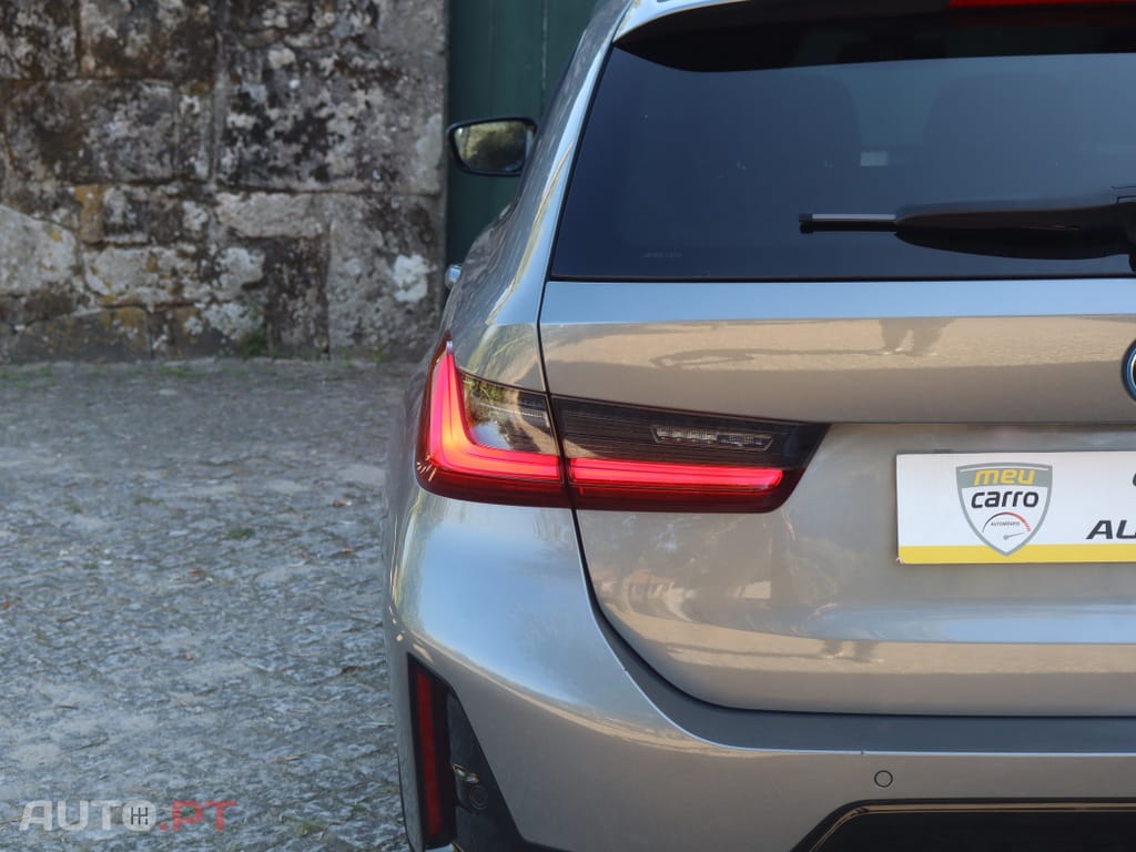 BMW 330 e Touring Pack M Auto