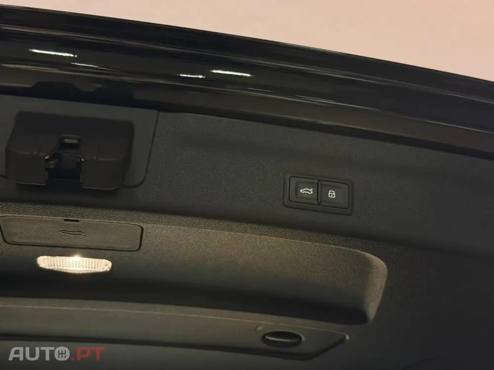 Audi A6 Avant Sport 40 TDI quattro S line HUD Matrix Black Edition — fotografia 12