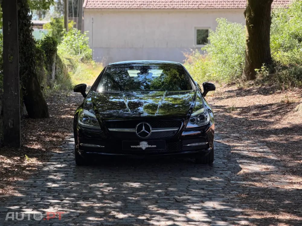Mercedes-Benz SLK 200 Outro