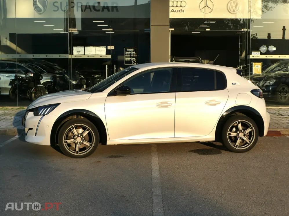 Peugeot E-208 50 kWh GT