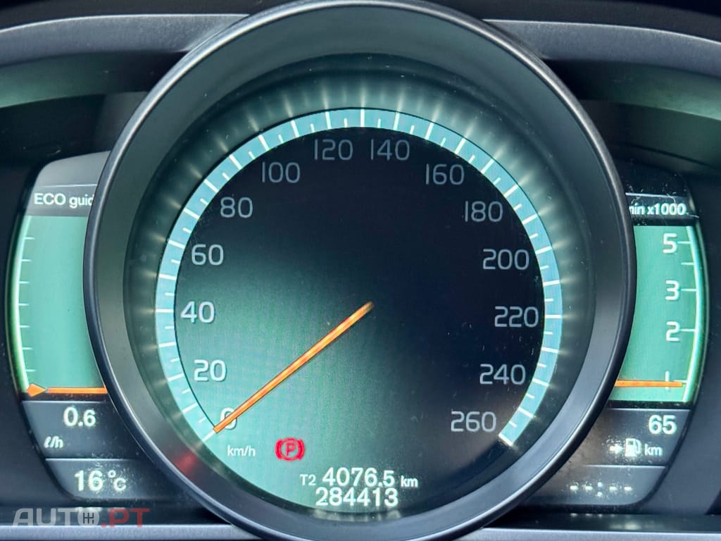 Volvo V40 1.6 D2 R-Design Momentum