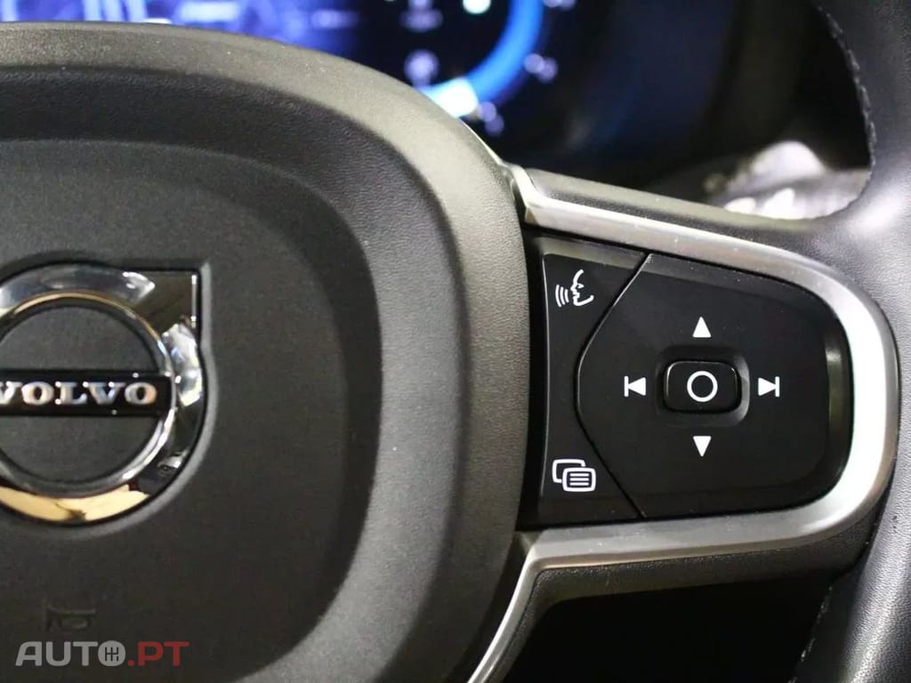 Volvo XC60 2.0 B4 Momentum