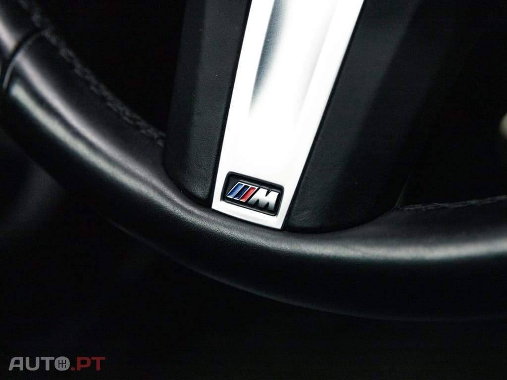 BMW 218 i Pack Desportivo M