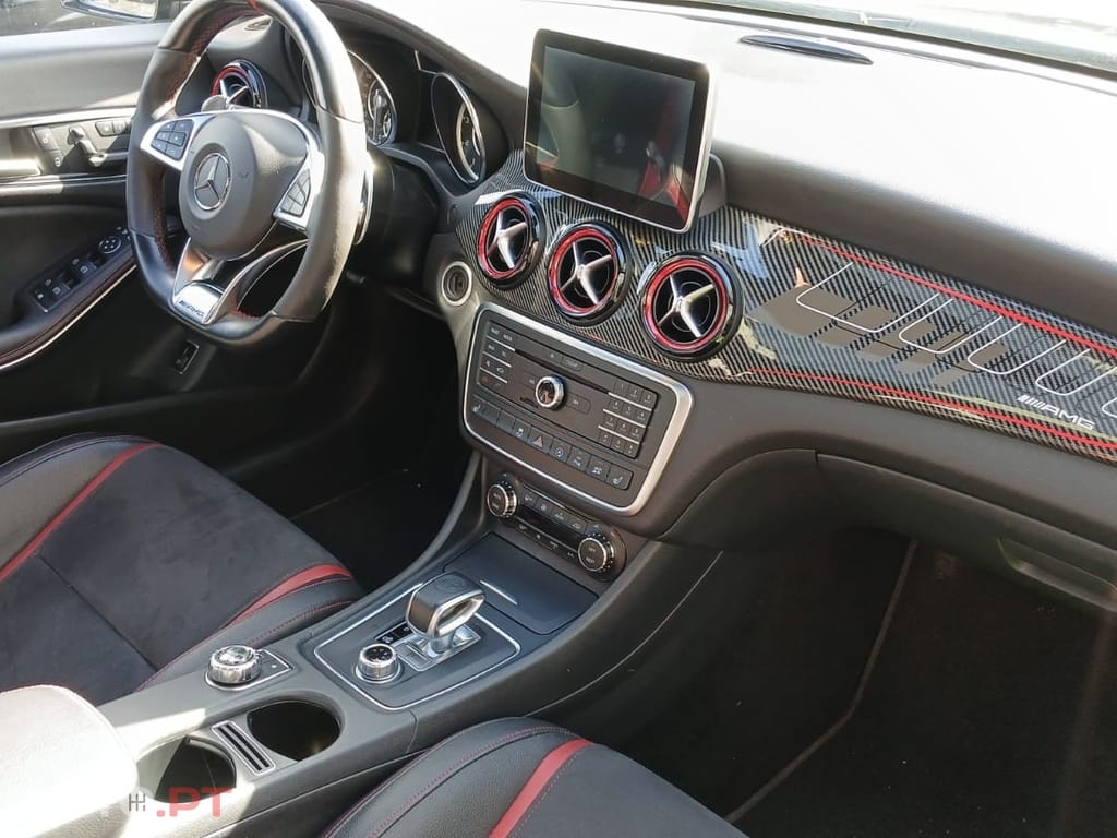 Mercedes-Benz CLA 45 AMG Performance