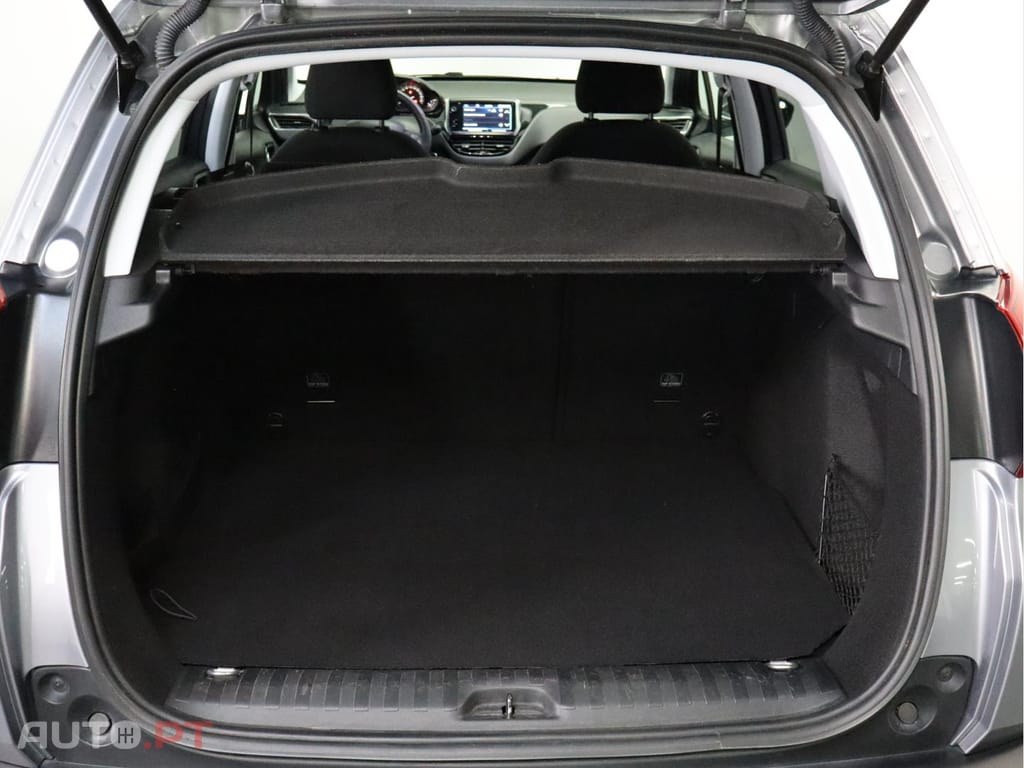 Peugeot 2008 Signature 1.5 BlueHDi 