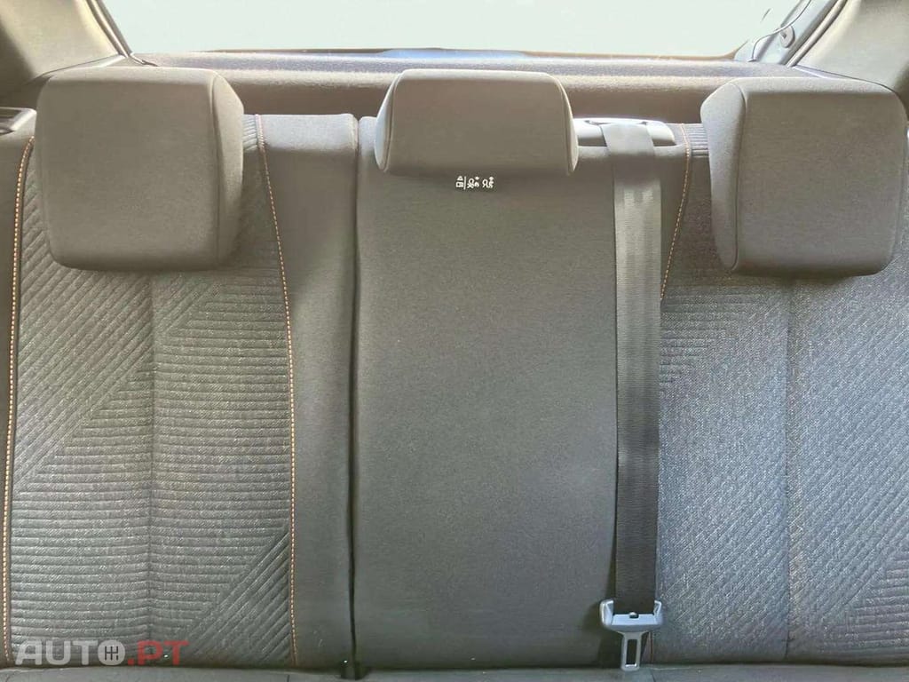 Peugeot 208 1.2 Hybrid Style e-DCS6