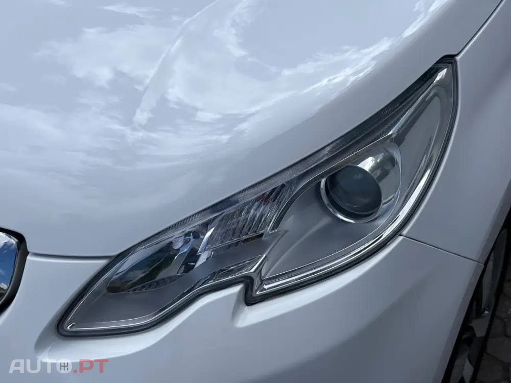 Peugeot 2008 1.6 e-HDi Allure