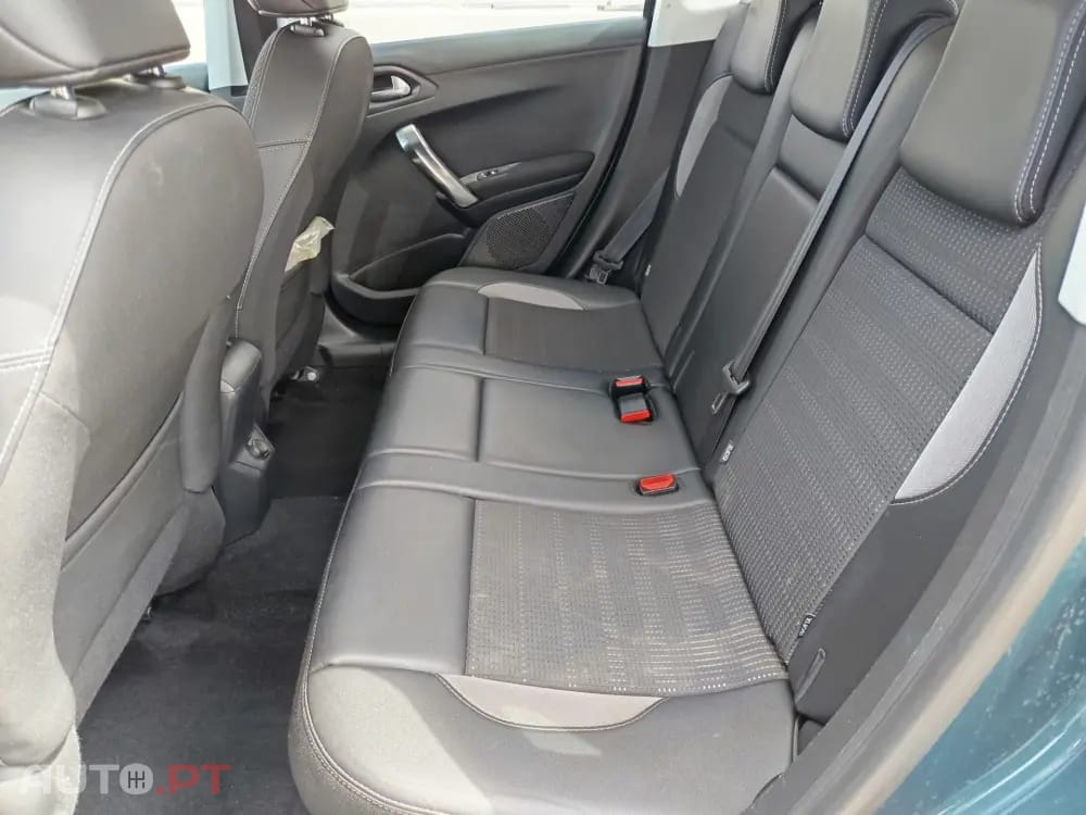 Peugeot 2008 1.2 VTi Active