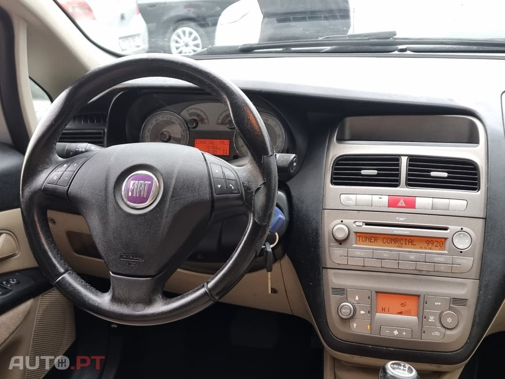 Fiat Linea 1.3 M-Jet Emotion Dualogic
