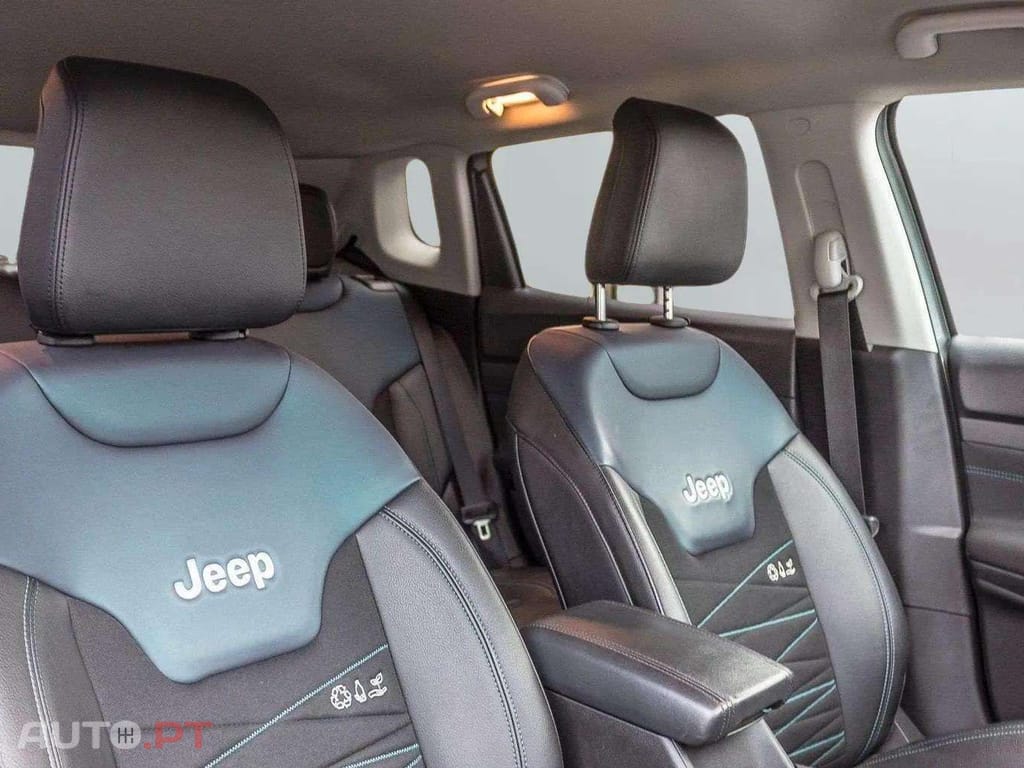Jeep Compass I.V.A DEDUTÍVEL  1.3 T4-PHEV Upland