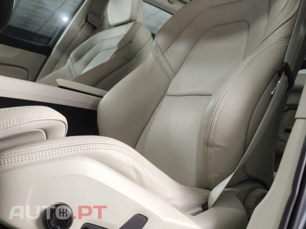 Volvo XC60 2.0 T8 PHEV Momentum Plus AWD
