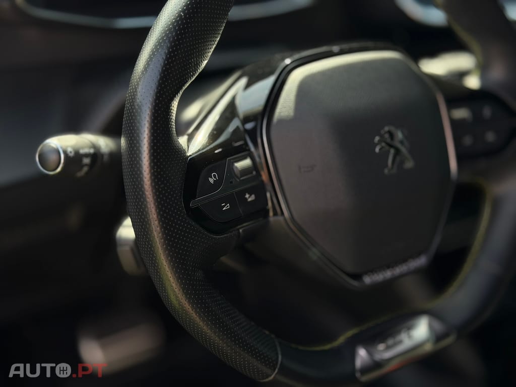 Peugeot E-2008 50 kWh GT
