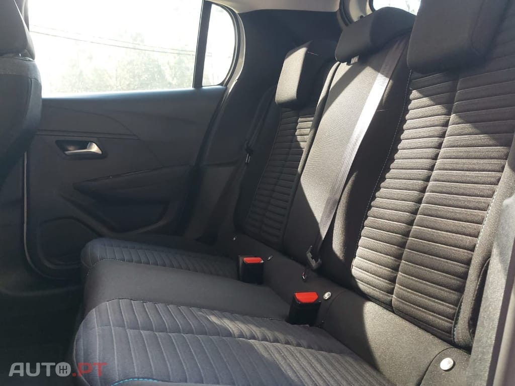 Peugeot E-208 50 kWh Style