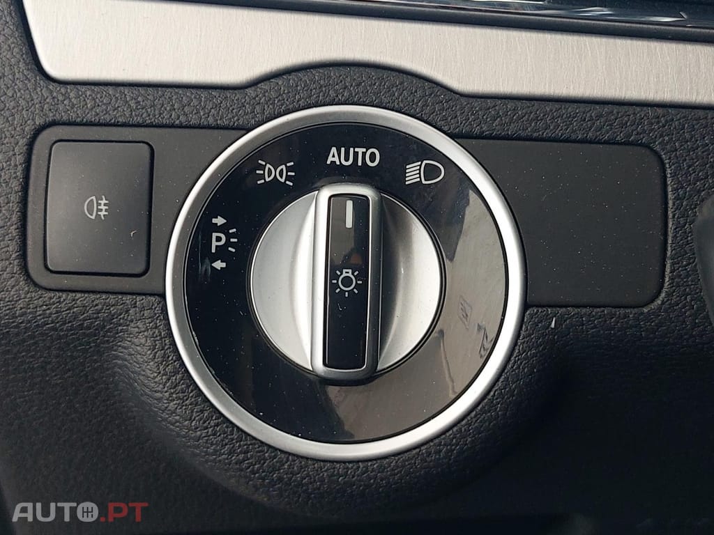 Mercedes-Benz E 220 CDI Avantgarde BlueEfficiency