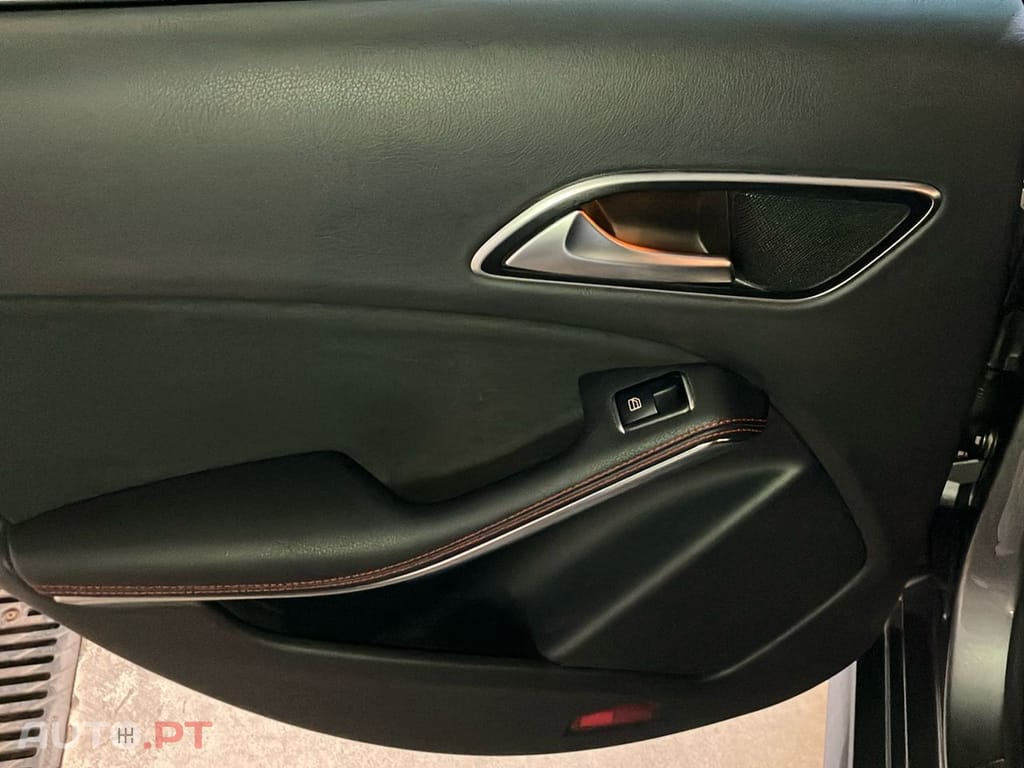 Mercedes-Benz CLA 220 D AMG Line Aut