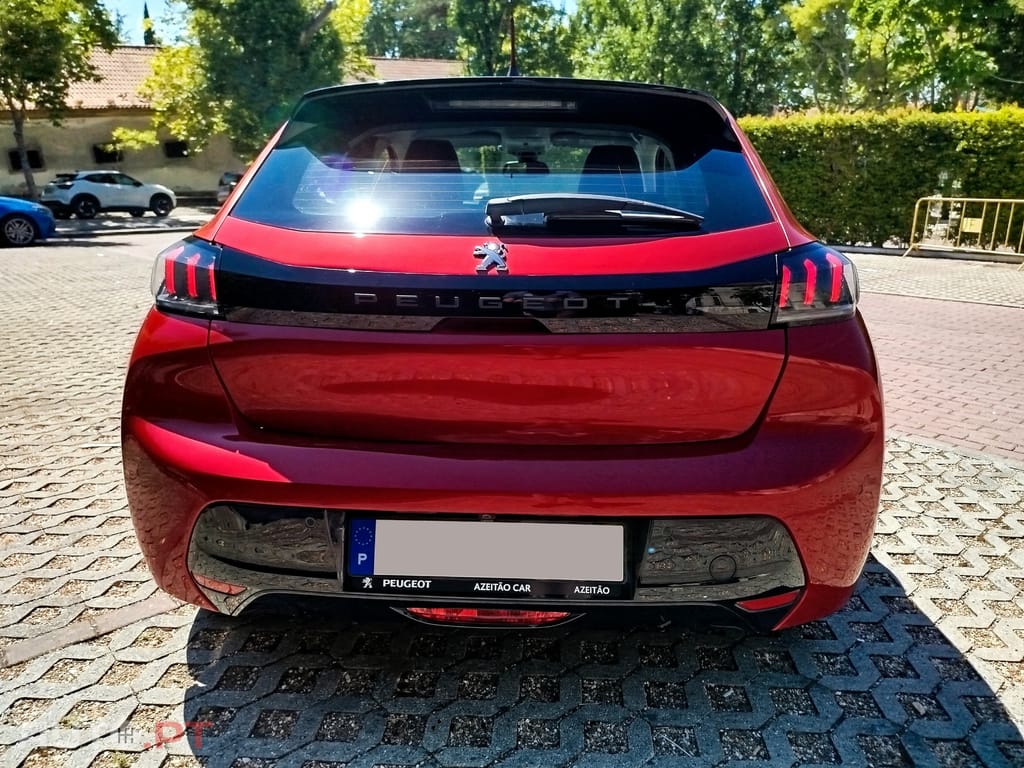 Peugeot 208 Allure 50 kWh 136cv