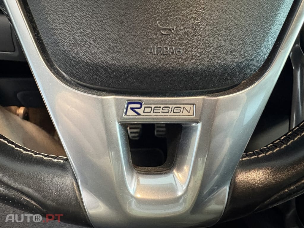 Volvo V40 2.0 D2 R-Design Momentum