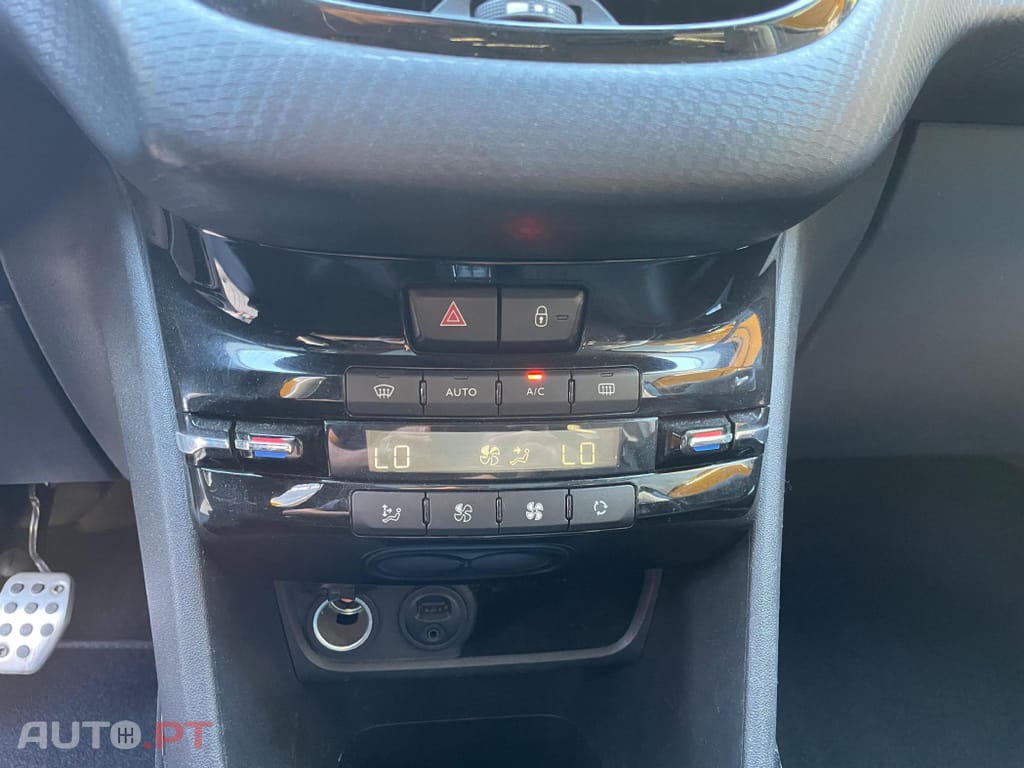 Peugeot 2008 1.2 e-THP GT Line