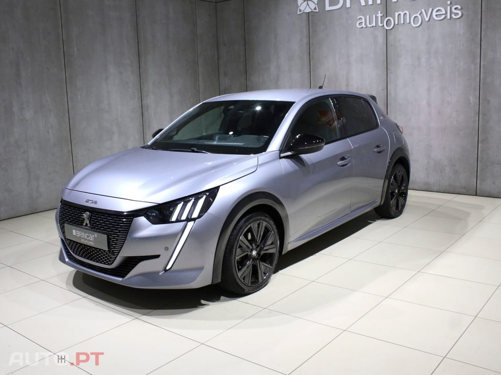 Peugeot 208 1.2 PureTech GT EAT8