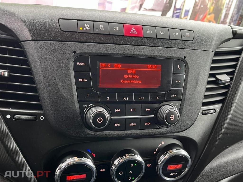 Iveco Daily PLATAFORMA