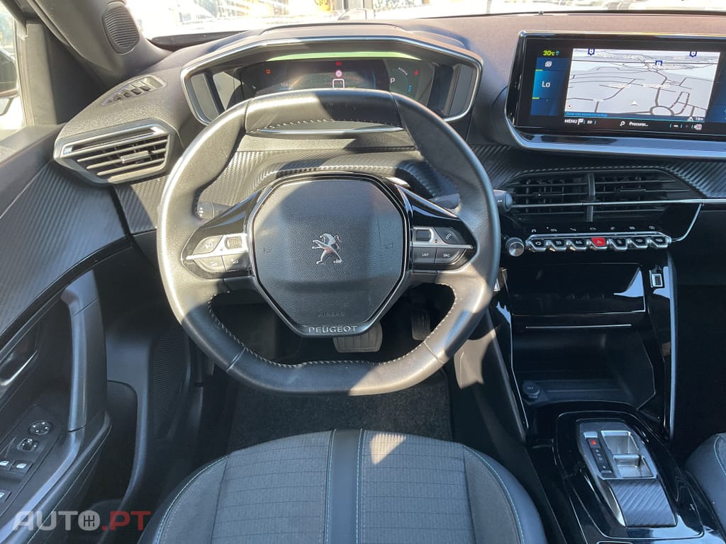 Peugeot E-2008 50 kWh Allure Pack