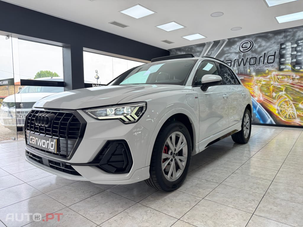 Audi Q3 45 TFSIe S line S tronic