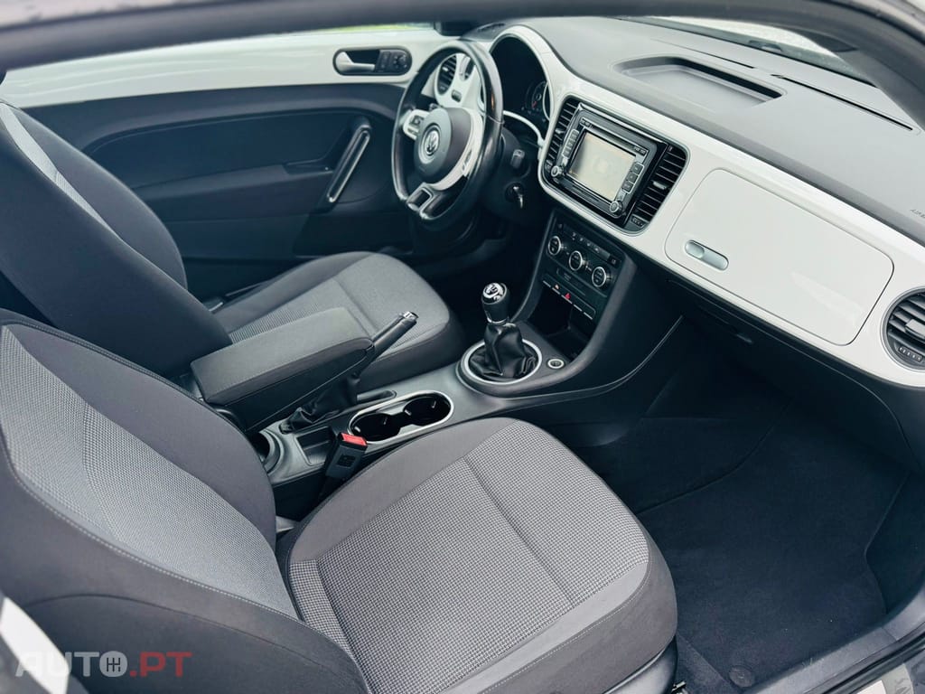 Volkswagen New Beetle VW New Beetle 1.6 TDi Design