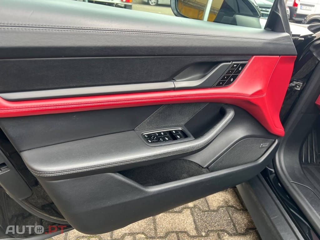 Porsche Taycan S