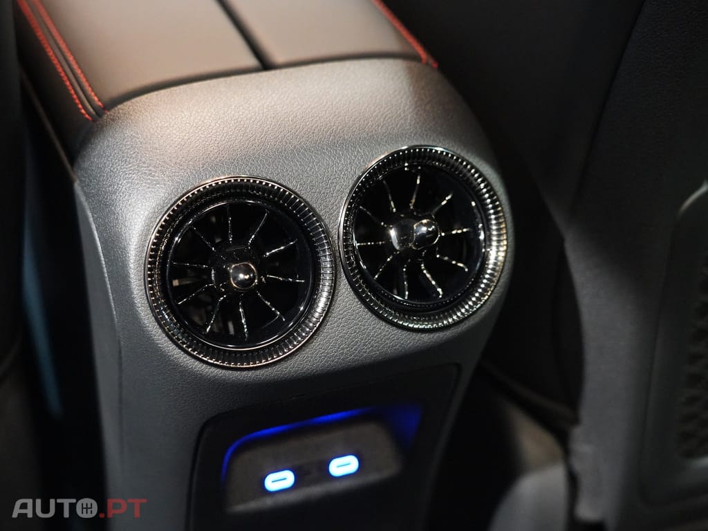 Mercedes-Benz CLA 250 com tecnologia EQ