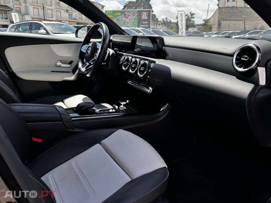 Mercedes-Benz A 250 e AMG Line