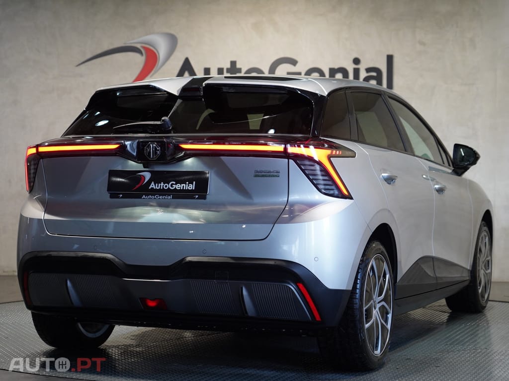 MG MG4 64 kWh Luxury