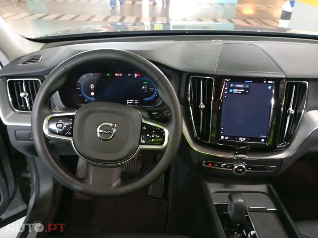 Volvo XC60 2.0 T6 PHEV Plus Dark AWD