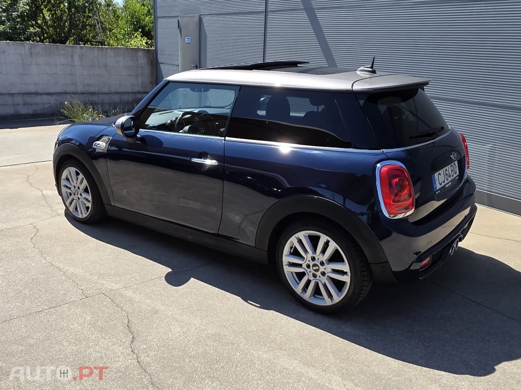 MINI Cooper Cooper SD Auto Seven