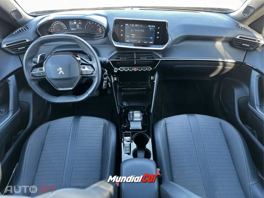 Peugeot 2008 1.5 BlueHDi Allure EAT8
