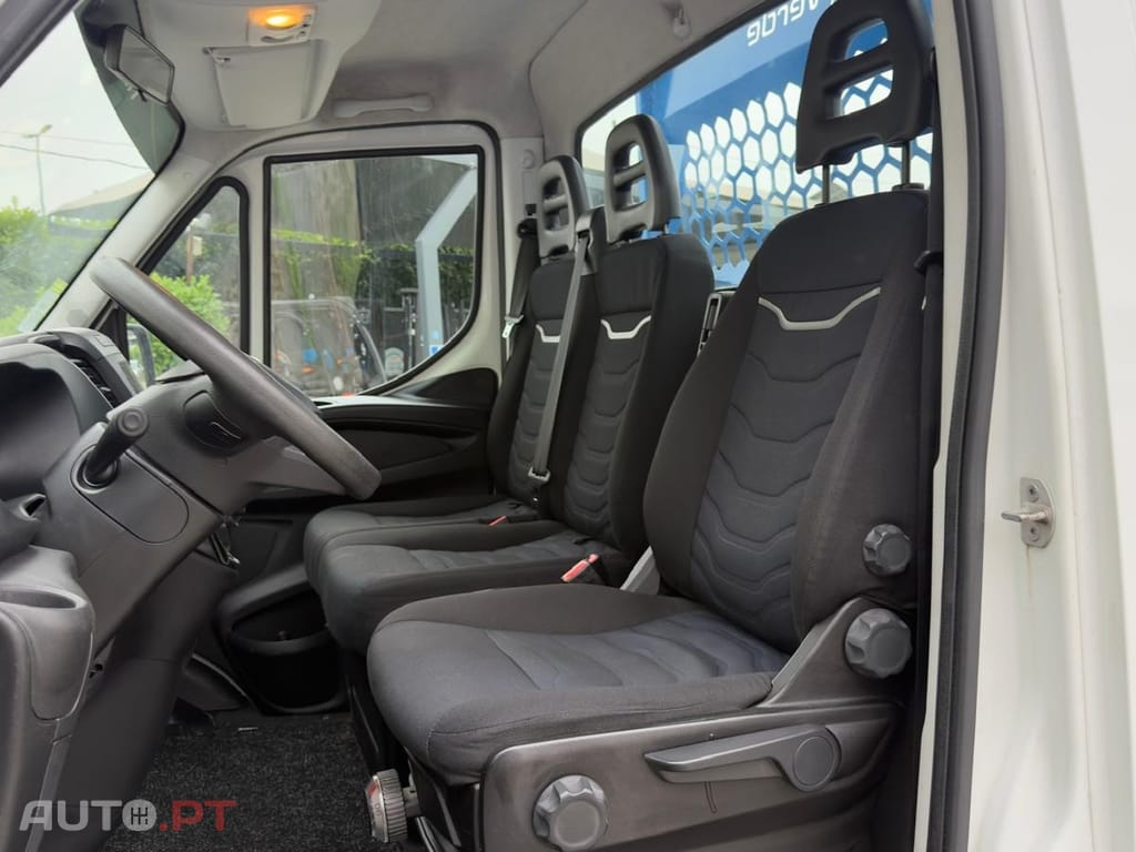 Iveco Daily BASCULA TRILATERAL