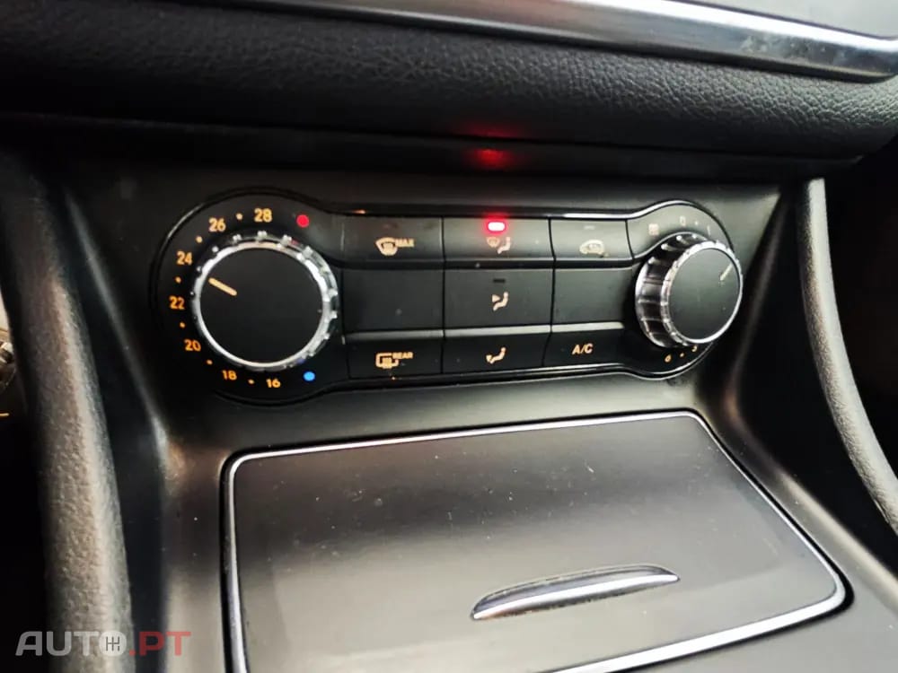 Mercedes-Benz CLA 180 7G-DCT AMG Line