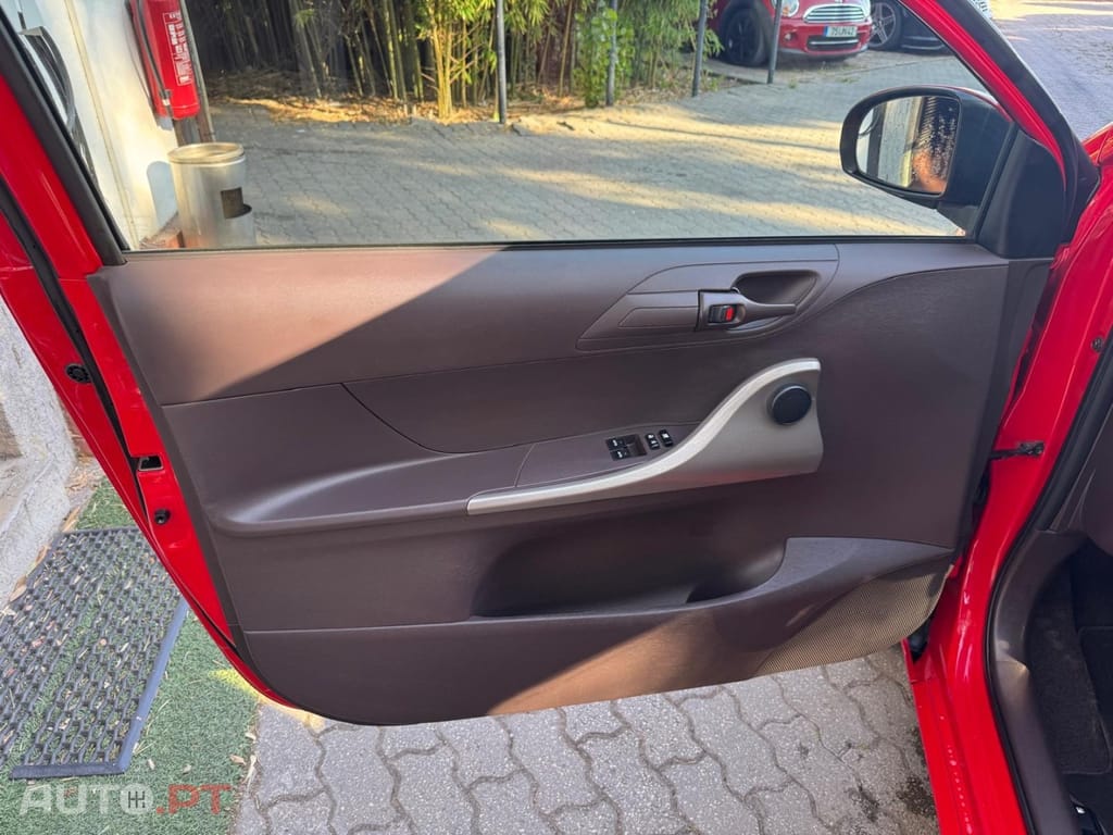Toyota iQ 1.0