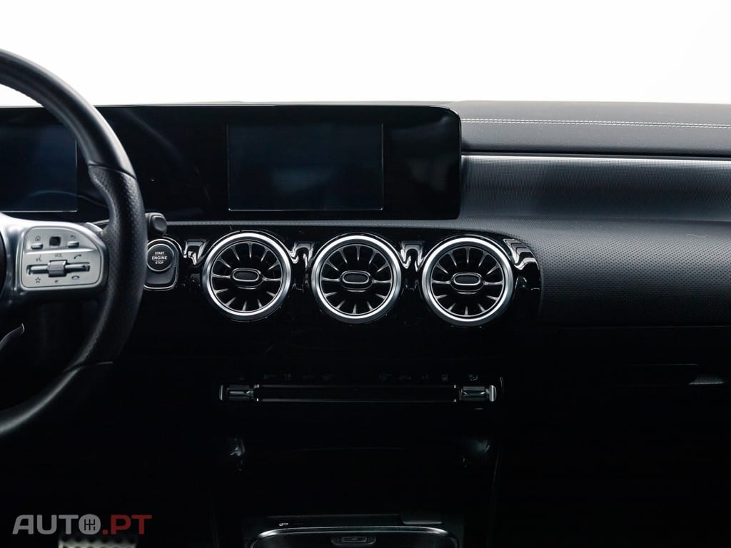 Mercedes-Benz A 250 e AMG Line