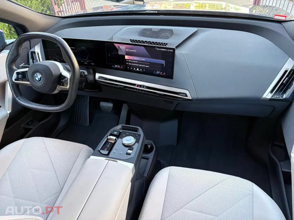 BMW iX xDrive 50 Pack Desportivo
