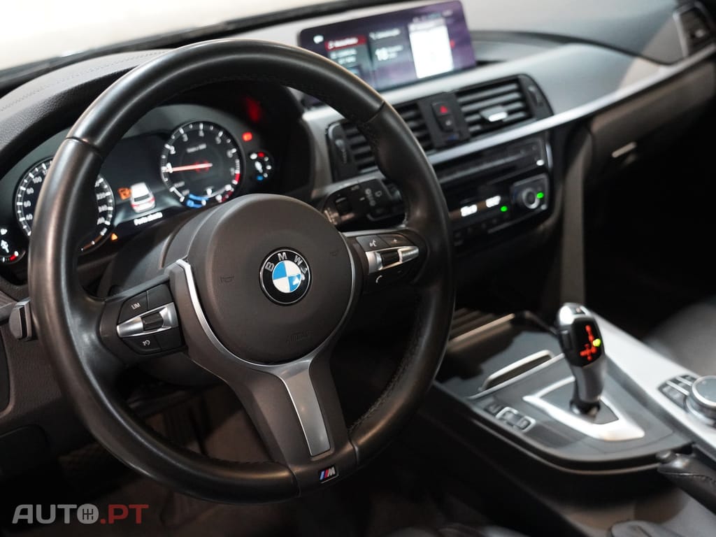 BMW 318 i Touring Pack M Auto