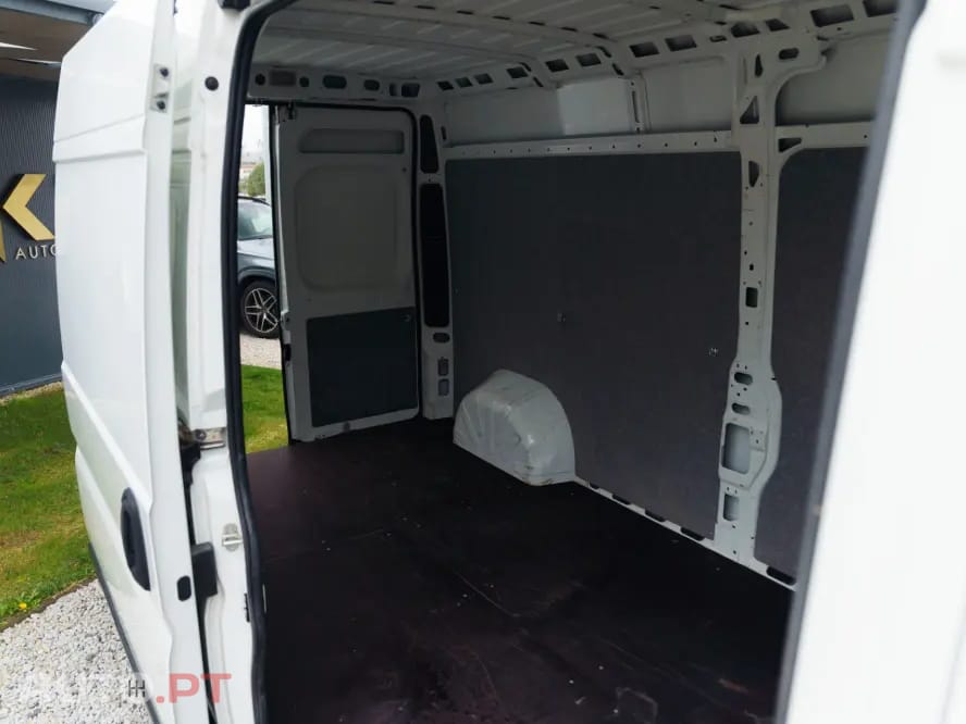 Peugeot Boxer 2.2 BlueHDi 335 L2 CD
