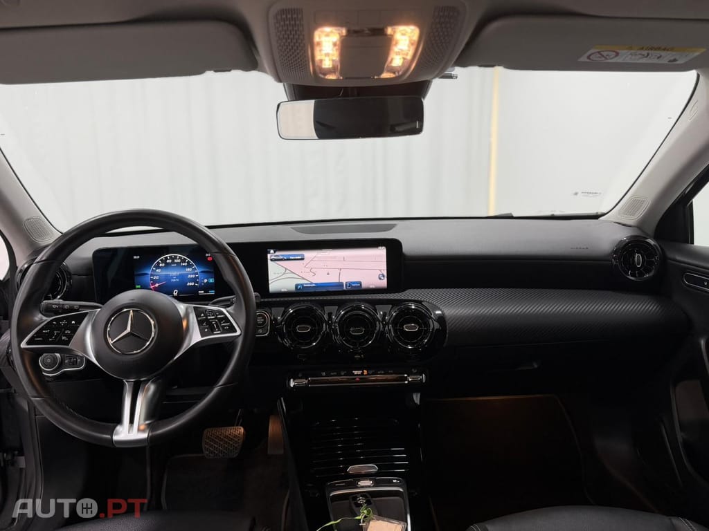 Mercedes-Benz A 200 Outro