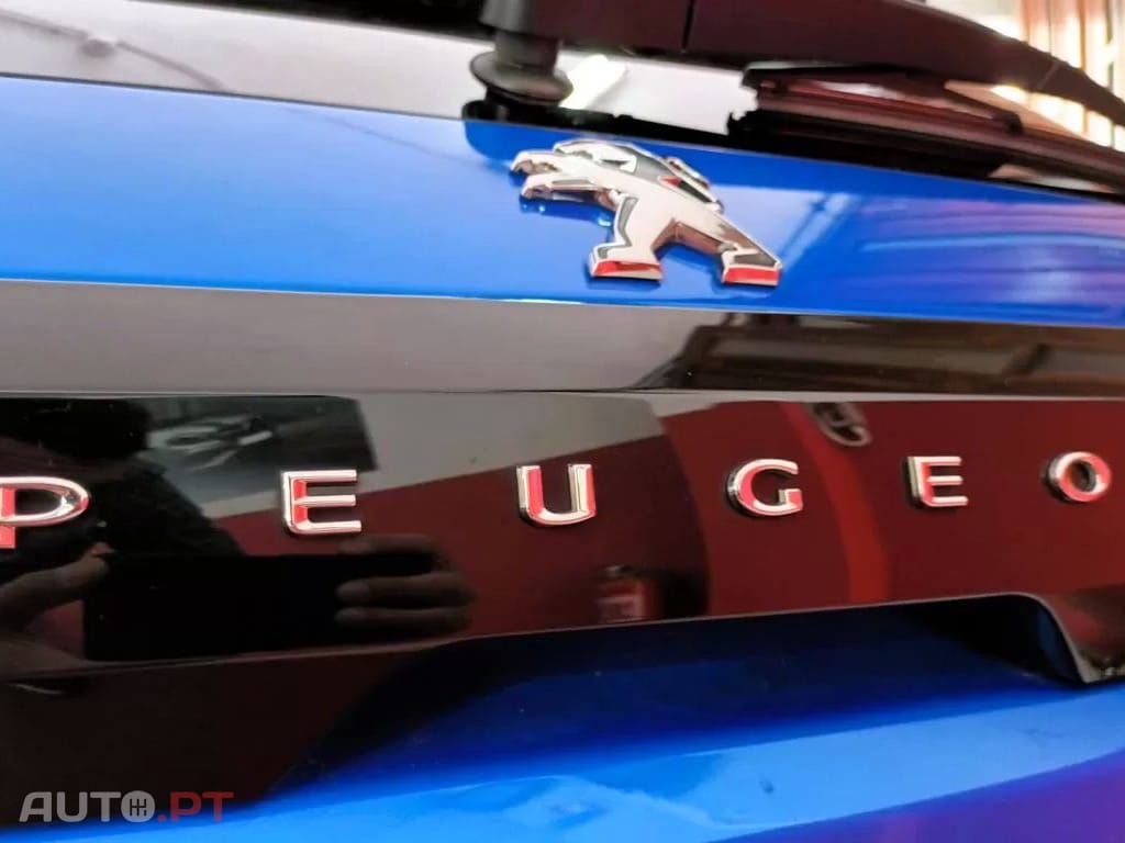 Peugeot E-208 GT