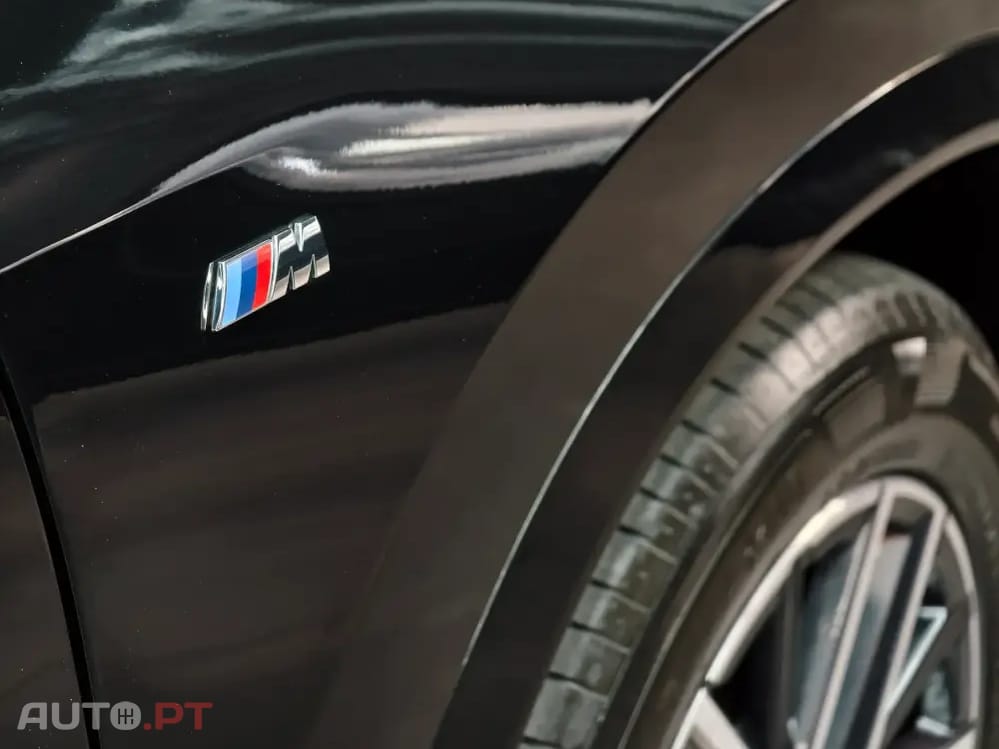 BMW iX1 xDrive30 Pack Desportivo M