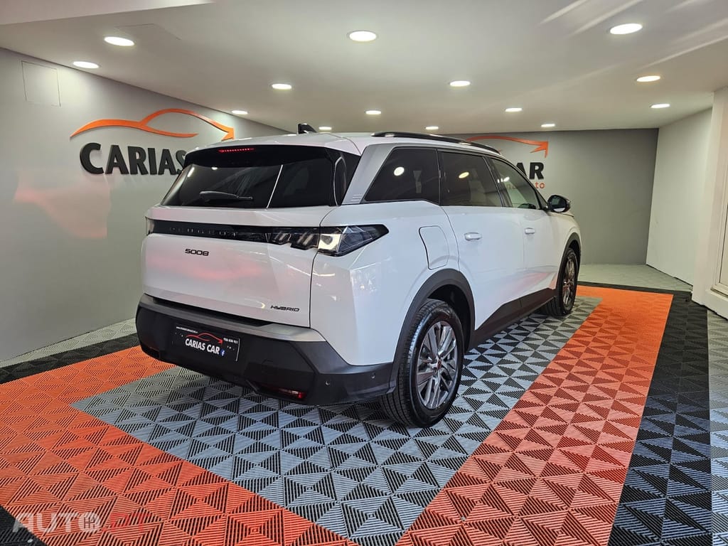Peugeot 5008 ALLURE HYBRID E-DCS6