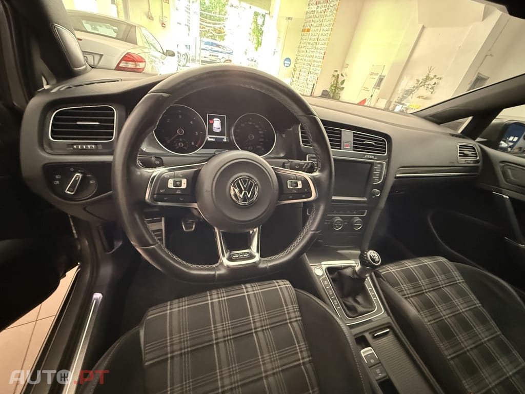 Volkswagen Golf 2.0 TDi GTD