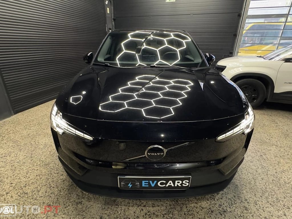 Volvo EX30 Single Motor Extended Range RWD Core