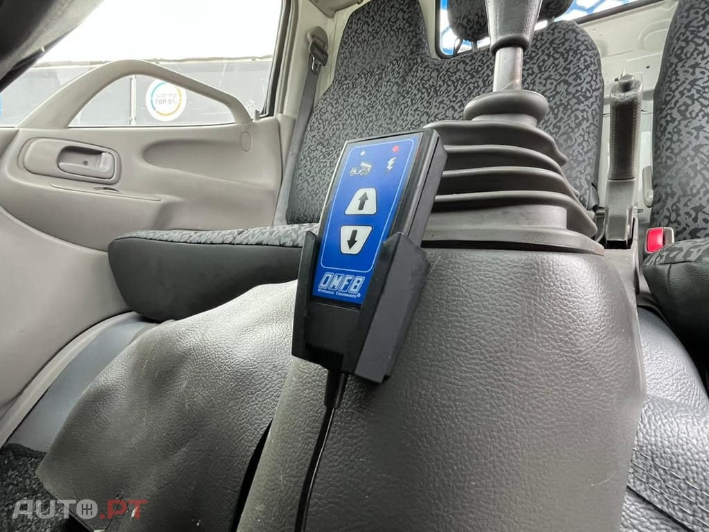 Toyota Dyna 3.0  - 144 CV  BASCULA TRIBASCULANTE